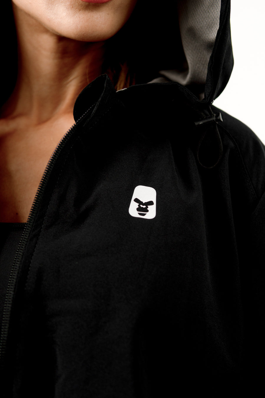 CHAQUETA DEPORTIVA NEGRA